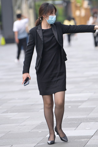 黑丝工装小姐姐