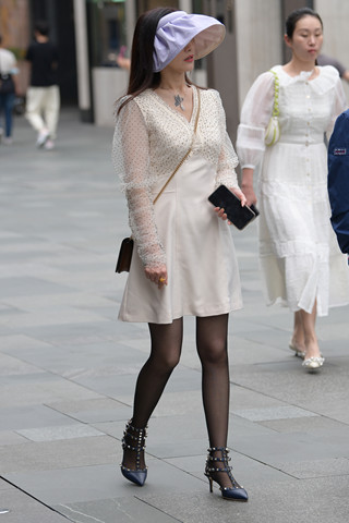 优雅成熟有韵味的黑丝女人 【图片➕视频】