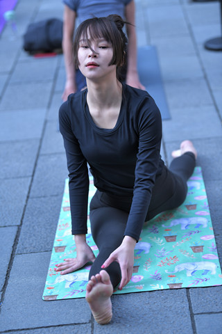 黑色紧身套装 【图片➕视频】