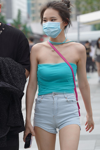 这小姐姐真清纯好看。